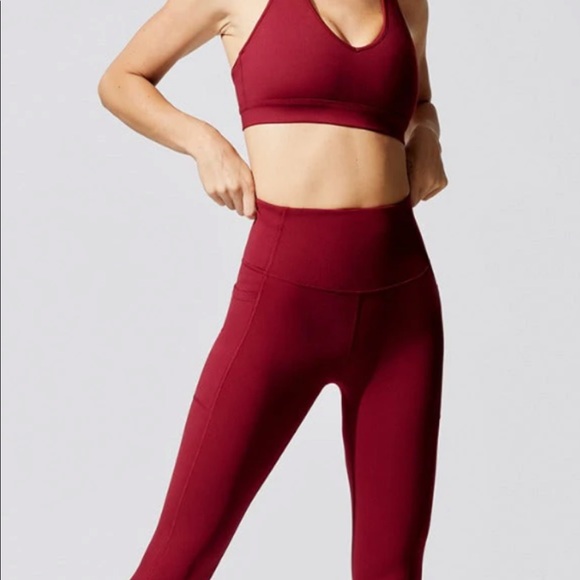 Carbon 38 Cloud Compression High Rise 7/8 Legging with Pocket in Ruby Red - Picture 2 of 3